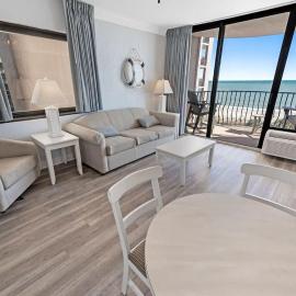 1BR Direct Oceanfront Views at Palms - Nice Pools!, hotel a Myrtle Beach