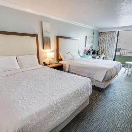 Stunning Condo at Coral Beach Resort, Pools