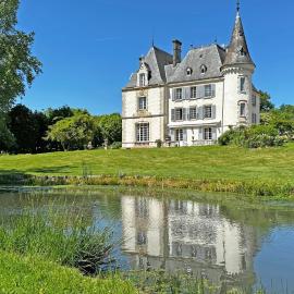 Château de la Chabroulie, hotel in Isle