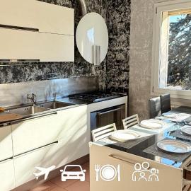 Family 3-Bedroom Apartment near MXP & Lake Maggiore - Parking, hotel din Sesto Calende