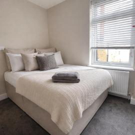 B4 Private ROOM En-Suite, Professionals, LNG