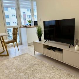 Leo Apartament, hotel din Konin