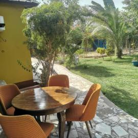 palm nature lodge، فندق في Sanyang