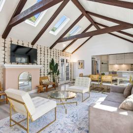 Bel Air Very Private and Comfy Home with Jacuzzi
