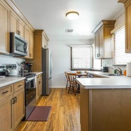 Family Home Near Roosevelt Forest & Historic Sites, hotel u gradu 'Stratford'