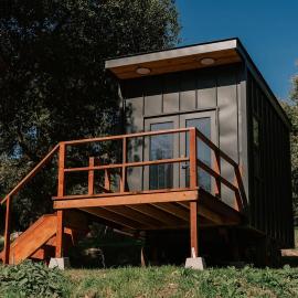 Tiny Home Above the Clouds Pacific Views, hotel u gradu 'Pauma Valley'