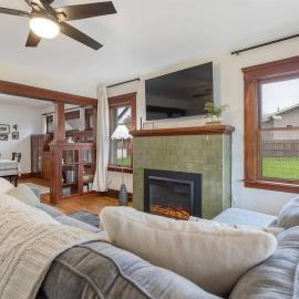 2 bed1 bath, historic beauty, walk downtown, готель у місті Вісалія