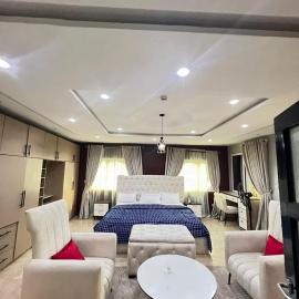Shortlet247, hotel a Hausa