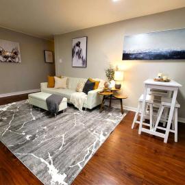 Redwood loft at Park Place King bed walk in closet fast WIFI and free coffee