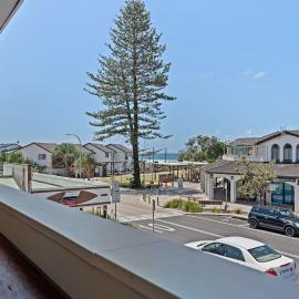 Sun Soaked Lennox Village