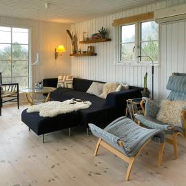 Cozy Holiday Home With Fjord Views On Fur, hotel v mestu Fur