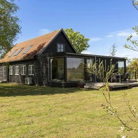 Architectural House With Views Of Bornholm Nature, hotell i Åkirkeby