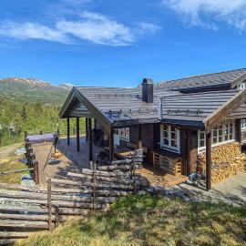 Cosy Cabin With Jacuzzi Right By The Ski Slope、ノールハイムスンのホテル