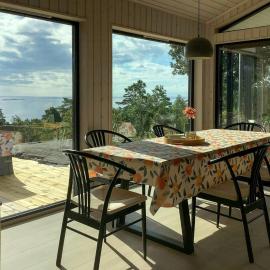 New Cabin On The Sun Coast With Sea Views, hotel i Stathelle