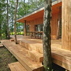 Handbuilt Cottage In Untouched Forest By Langø, hotel v destinaci Nakskov