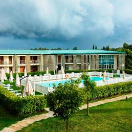 Chianti Village - Parcheggio Gratuito، فندق في تافارنيل فال دي بيسا