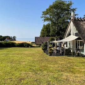 Charming House With A View Of The Sea, Hotel in Båring