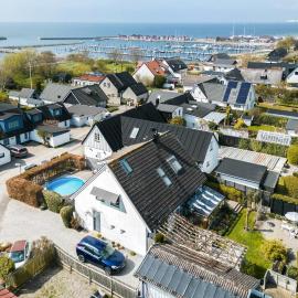 Havsnära Poolvilla Med Medelhavskänsla, hotel en Trelleborg