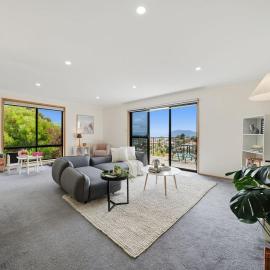 Modern Family Home in Lenah Valley Hobart
