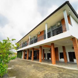 Hotel Tiara By ARBA, hotel en Weleri