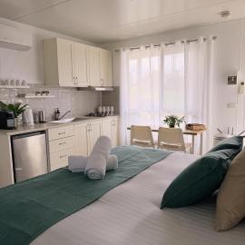 Hickey Vale Farm Studio, hotel in Broadford