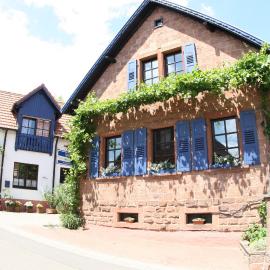 Gästehaus Nonno Weyher - Apartments mit Self Check-In, kostenlosem Parkplatz und Sonnenterrasse, hotel u gradu Weyher