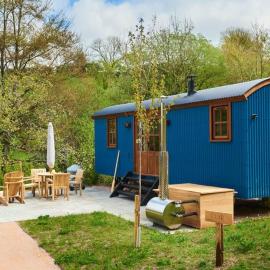 Oak Shepherds Lodge, Hotel in Dittisham