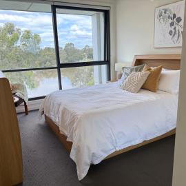 Lakeside Townhouse in Laurimar Town Centre, hotell i Doreen