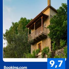 Arcadianis lakeview villa at Psari Arcadias, hotel v destinaci Psárion