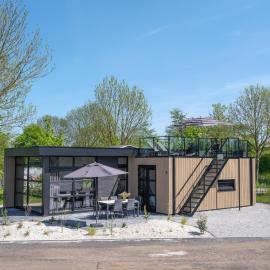 Villa L-Meerzicht | 6 pers. Dakterras, хотел в Воркум