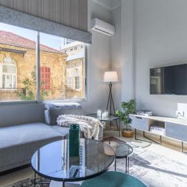 Aurore 1-BR Apt at Maison des Muses in Gemmayzeh, hotel en Ar Rumayl