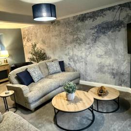 BROOMBANK, Melrose