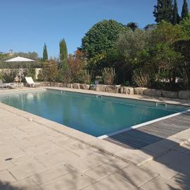 Résidence de vacances avec piscine, hotel u gradu 'Aiguèze'