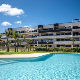 Playa Flamenca modern groundfloor apartment with pool access, hotel in Orihuela Costa