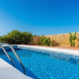 Villa en Lagos Bajo Vélez-Málaga by Ruralidays, khách sạn ở Vélez-Málaga