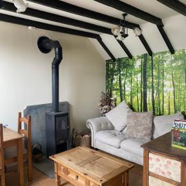 The Craighlaw Hideaway A Peaceful Village Escape 2 Bedroom Apartment with Garden, hotell i Kirkcowan