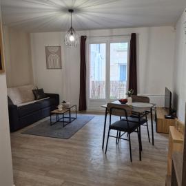 La Douce Escale studio, Hotel in Courseulles-sur-Mer