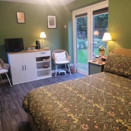 Farsley guest room seperate entrance with double bedroom and private shower room