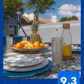 OrangeTreeHouses, hotel a Montijo