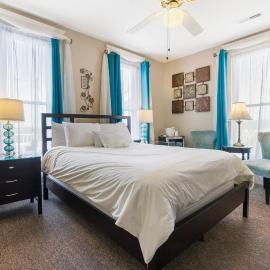 Dreams2Reality | Historic Branson Hotel - Serendipity Room - Downtown