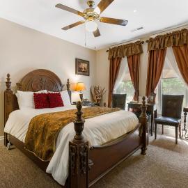 Dreams2Reality | Historic Branson Hotel - Notebook Room - Downtown, hotel din Branson