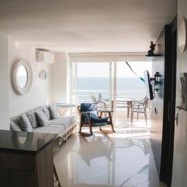 Wake up to the sea, premium apartment, pool