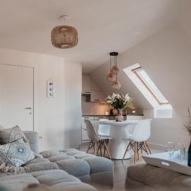 Stylish downtown loft and opposite park, hotel v destinácii Maldegem