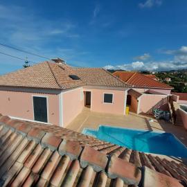 Quintinha do Álvaro - Holiday house، فندق في سانتانا