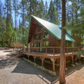 3 Springs Hideout - Family cabin with hot tub in Yosemite
