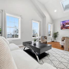 Sleeps 19 • 15ft Celings • Near NYC