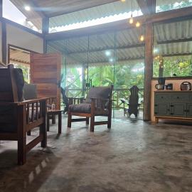 Chalé com Piscina natural próx as praias