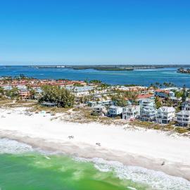 Anna Maria Island Beach Palms 5B, hotel in Bradenton Beach