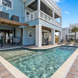 Blue Horizon at Pensacola Beach - Heated Pool, Across beach access, Beach gear, Dog OK!, hotel in Pensacola Beach