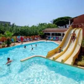 ZEcamping 3 étoiles parc aquatique piscine à 2km de la plage animaux acceptés